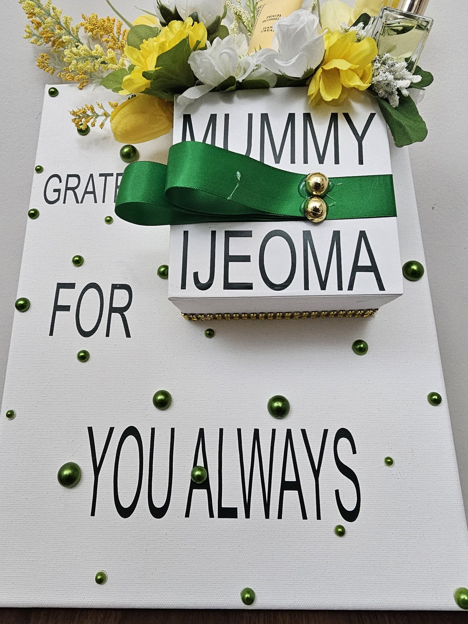 Green mummy message board gift